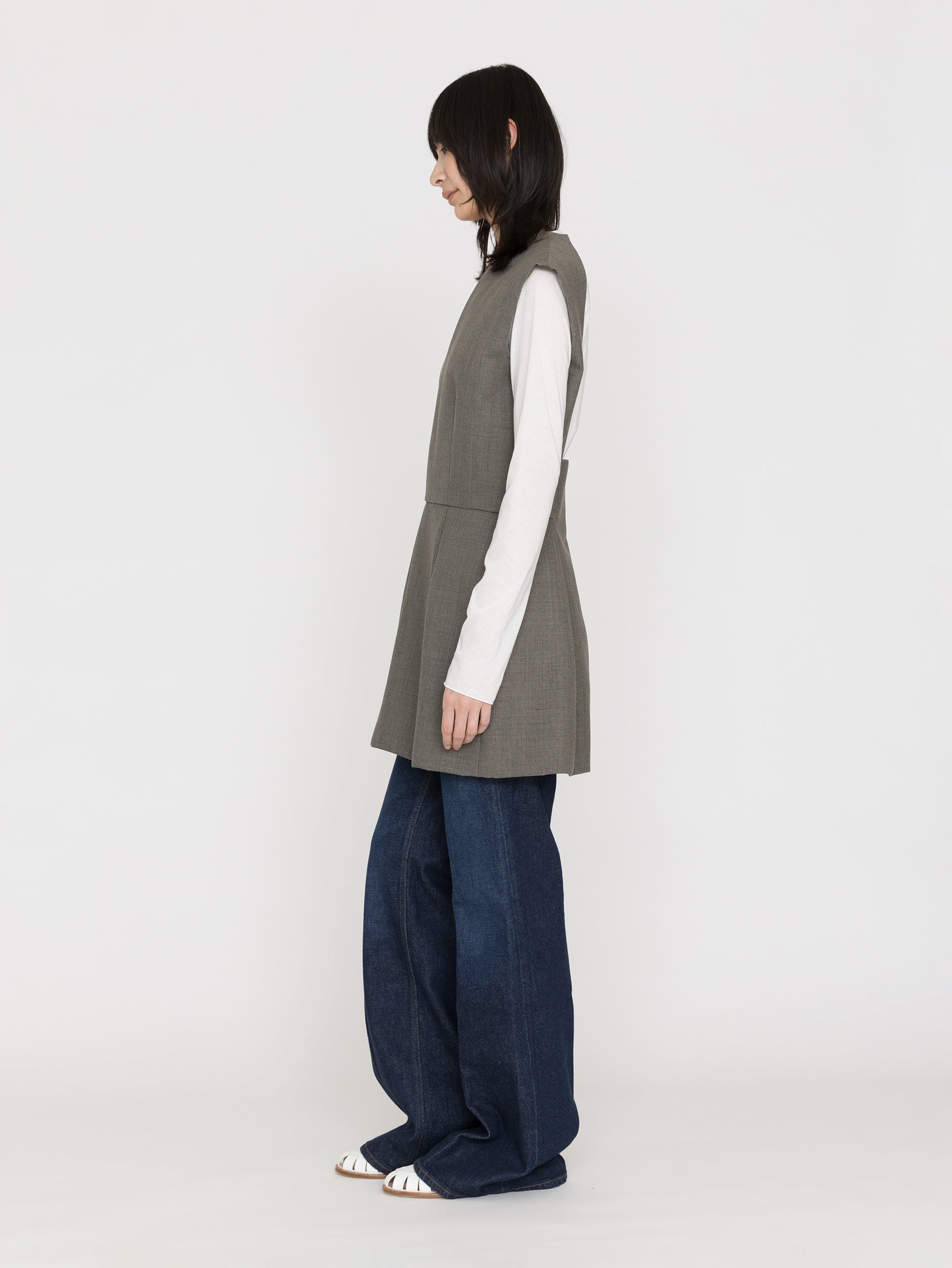 BOWTE | BLUEFACED WORSTED HARD FINISHED SLEEVELESS LONG TOP 261-01-0004