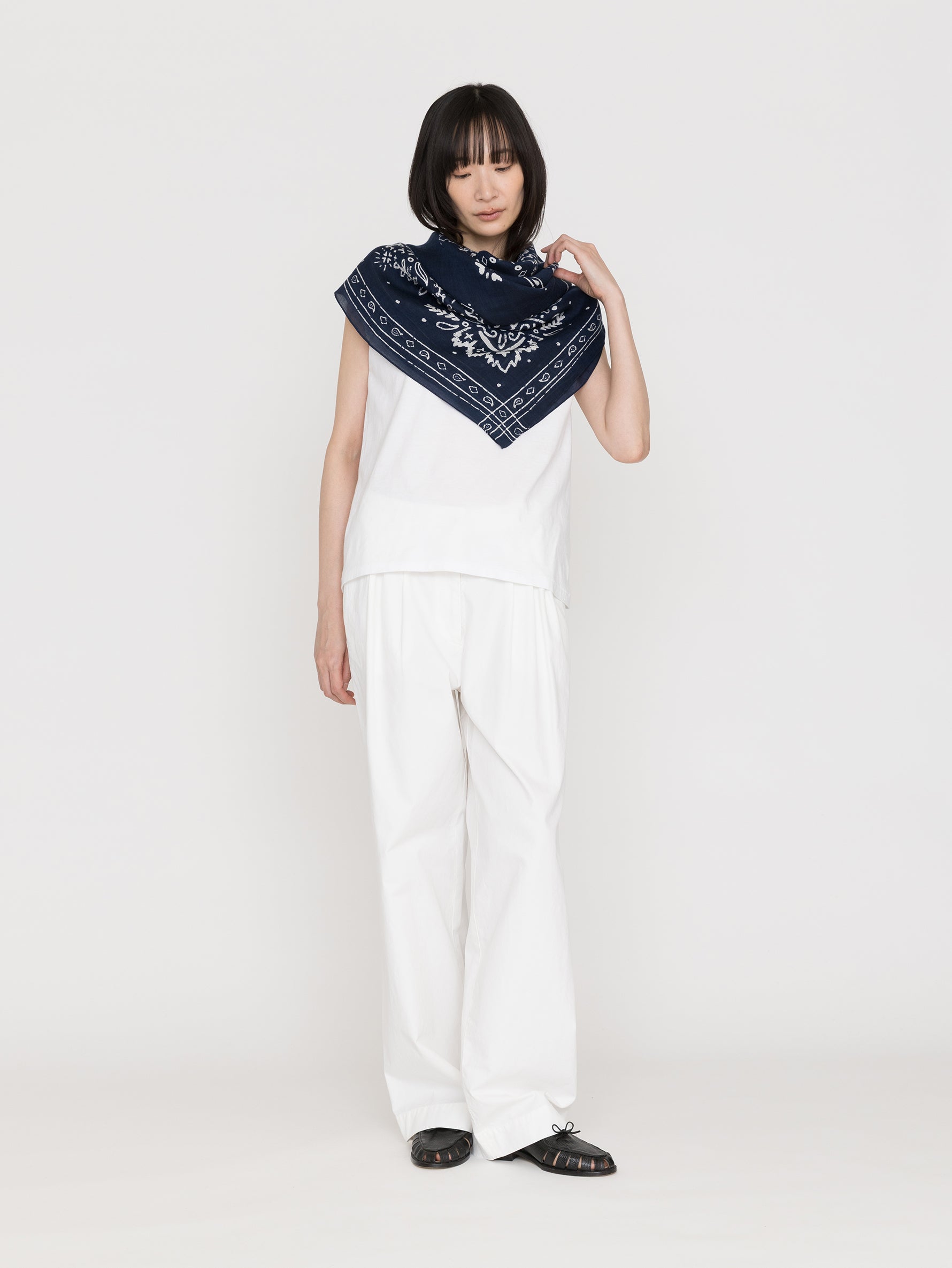 manipuri | <別注 コットンシルクストール>メドウバンダナ NAVY×white 0161333800