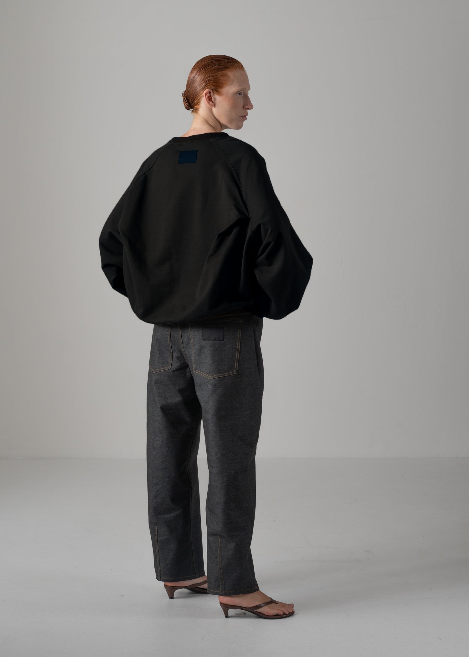 COGTHEBIGSMOKE | LEILA WIDE CUFF SWEAT SHIRT 14101-240-1206-1