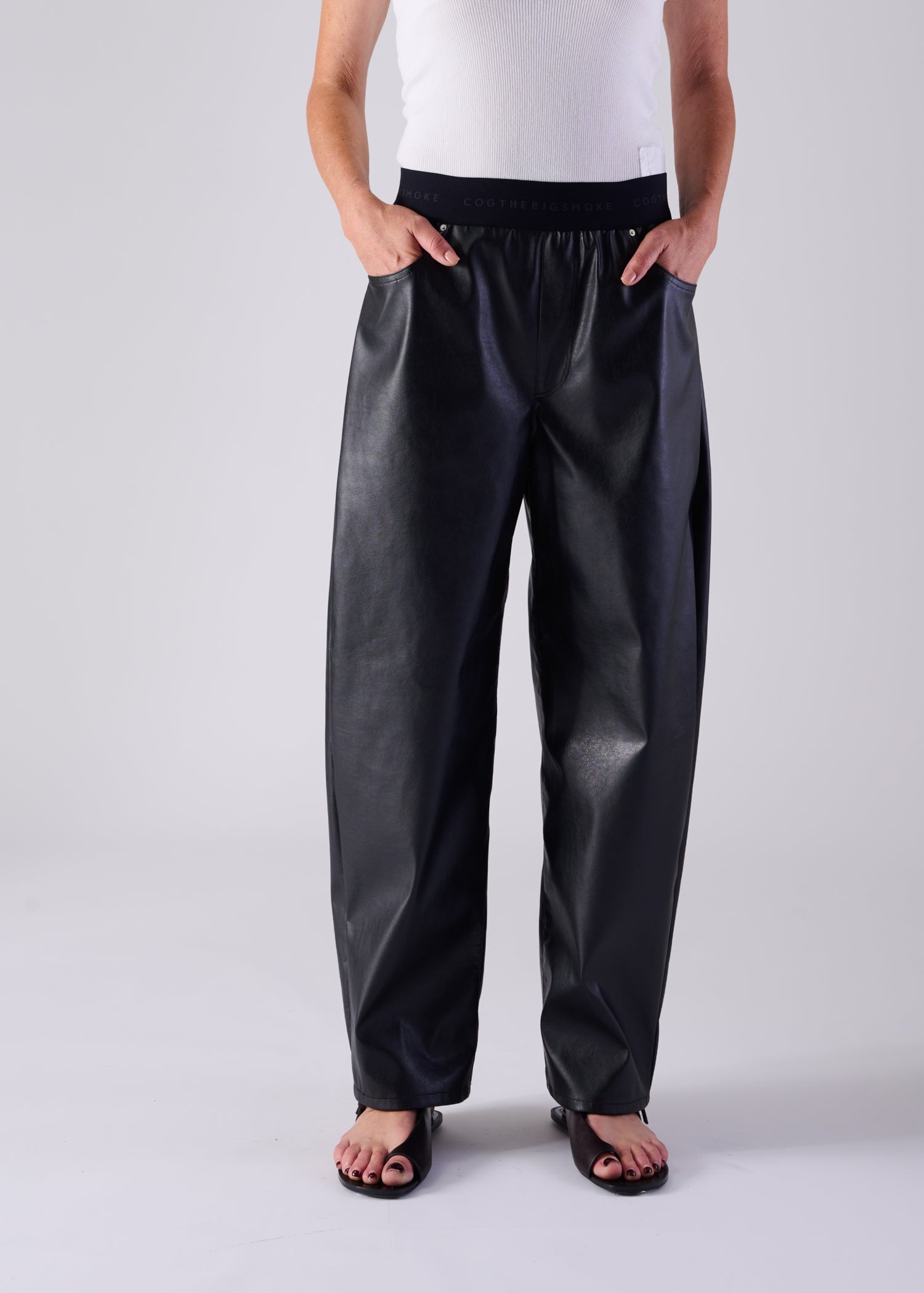 COGTHEBIGSMOKE | NOEL BARREL TROUSERS 14601-241-1410-1