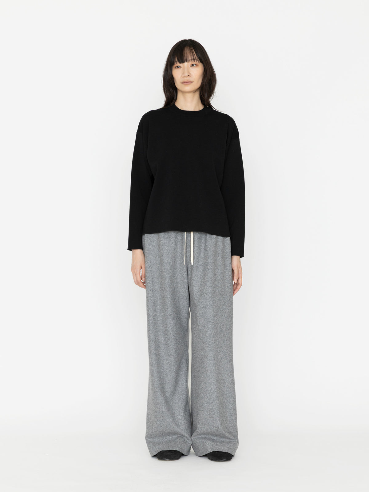 BATONER | 32G SMOOTH WOOL CREW NECK BN-26FL-014