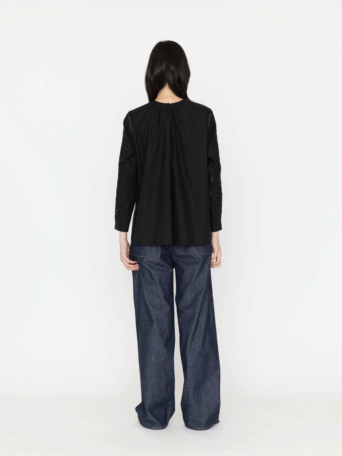 VIOLETTE ROOM | EMBROIDERY TOPS VR241141