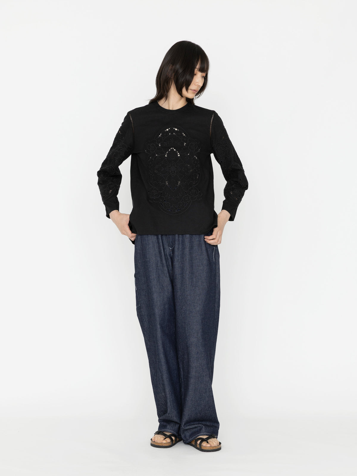 VIOLETTE ROOM | EMBROIDERY TOPS VR241141