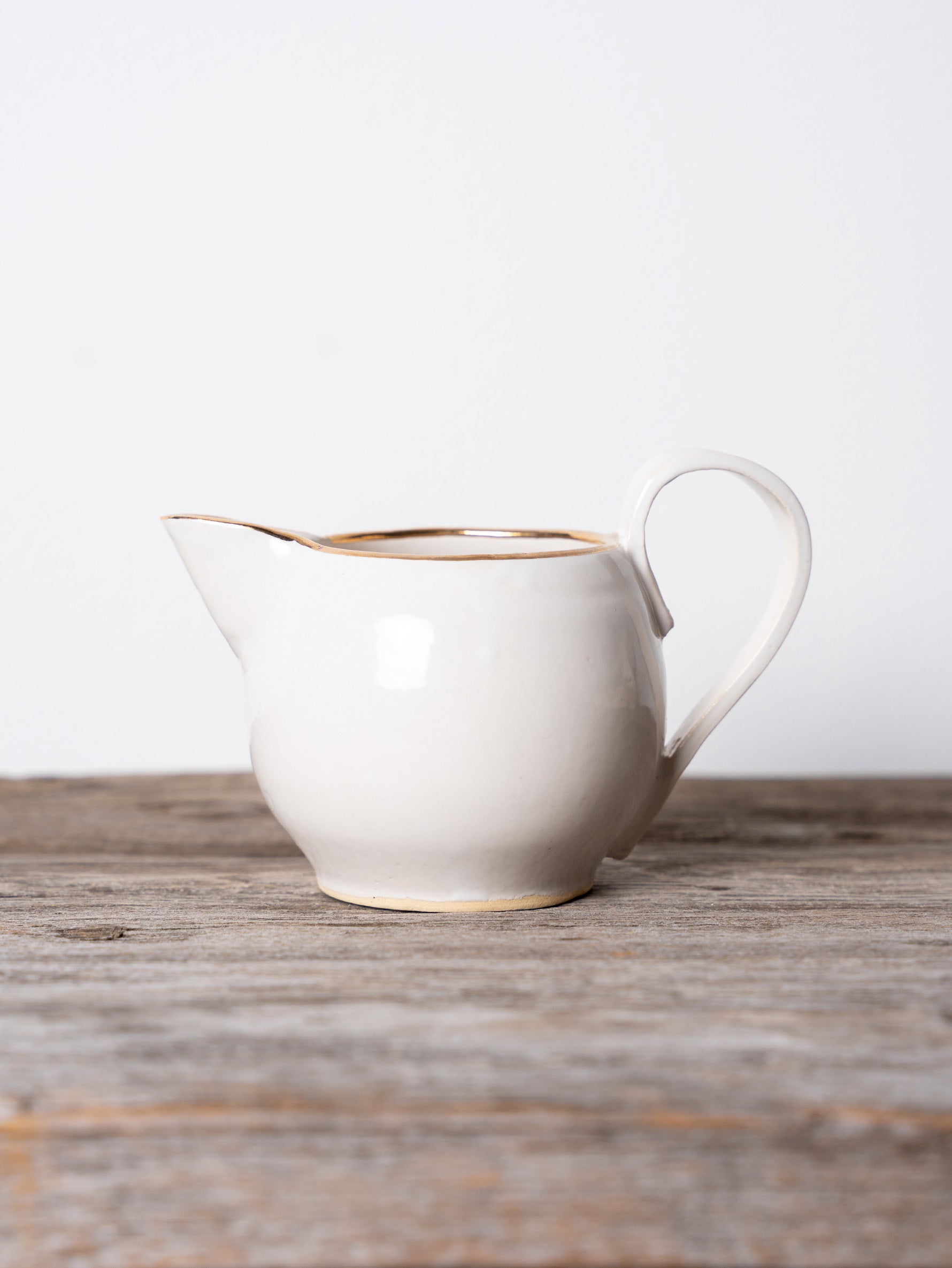 ucacoceramics | serie habiller Carafe 乳白色×金彩ピッチャー 中