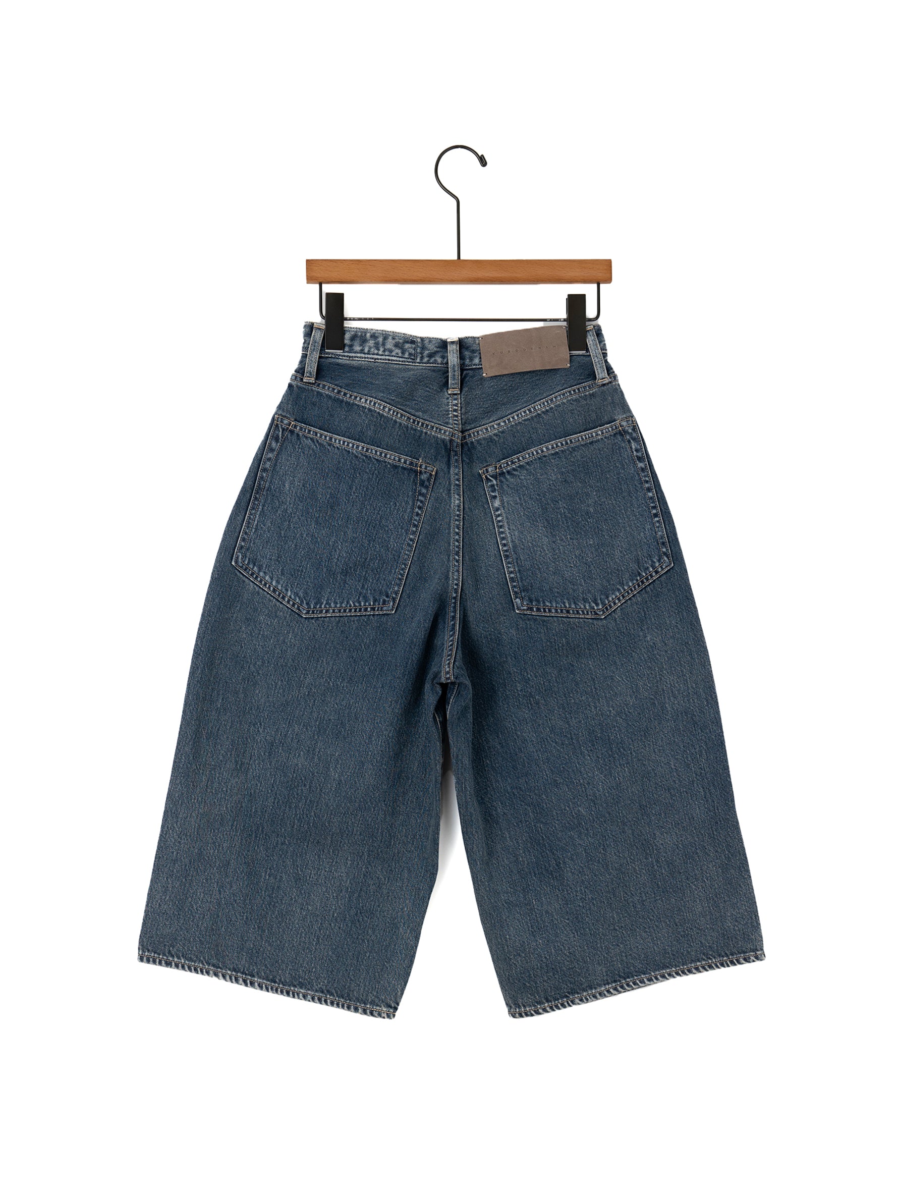 KURO | WIDE SPREAD CROPPED SHORTS 964140