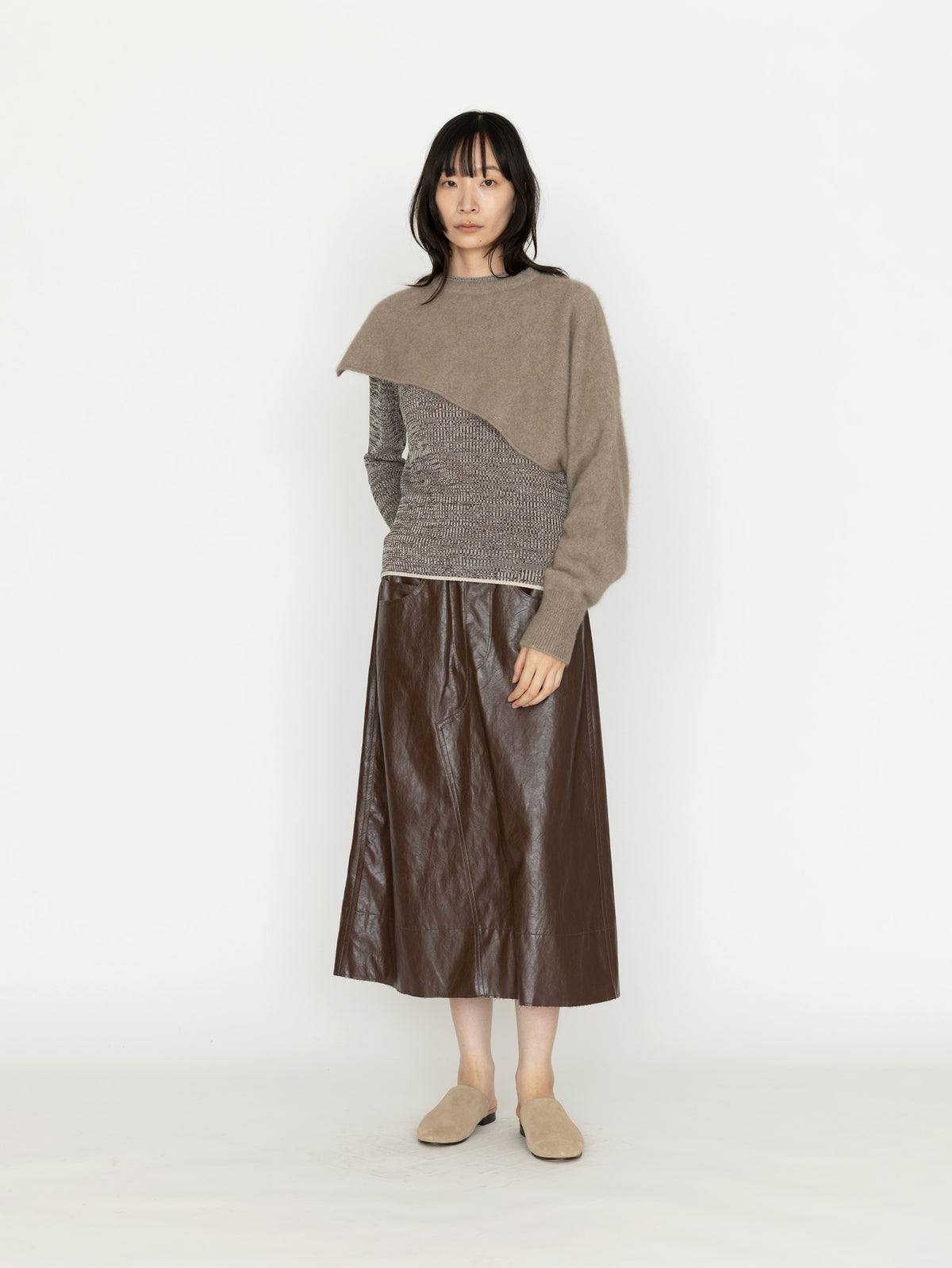 enrica | チャイニーズラクーン混片袖スリーブマフラー KNIT296