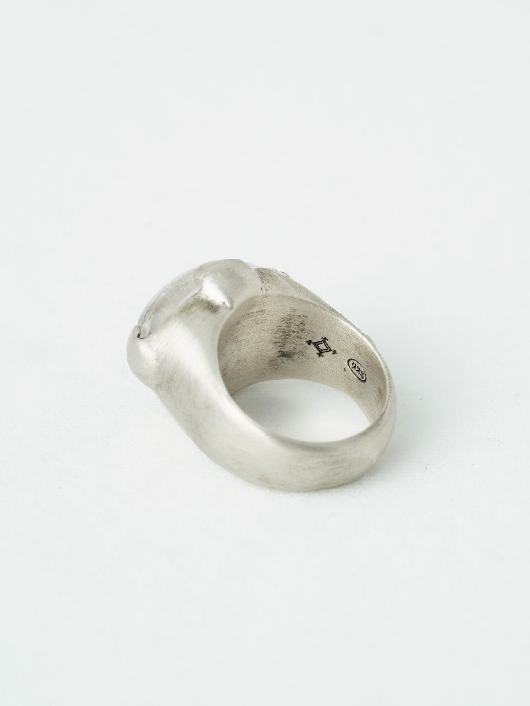RAMSHACKLE | QUARTZ AEGIS CREST RING P0000BAR-DS