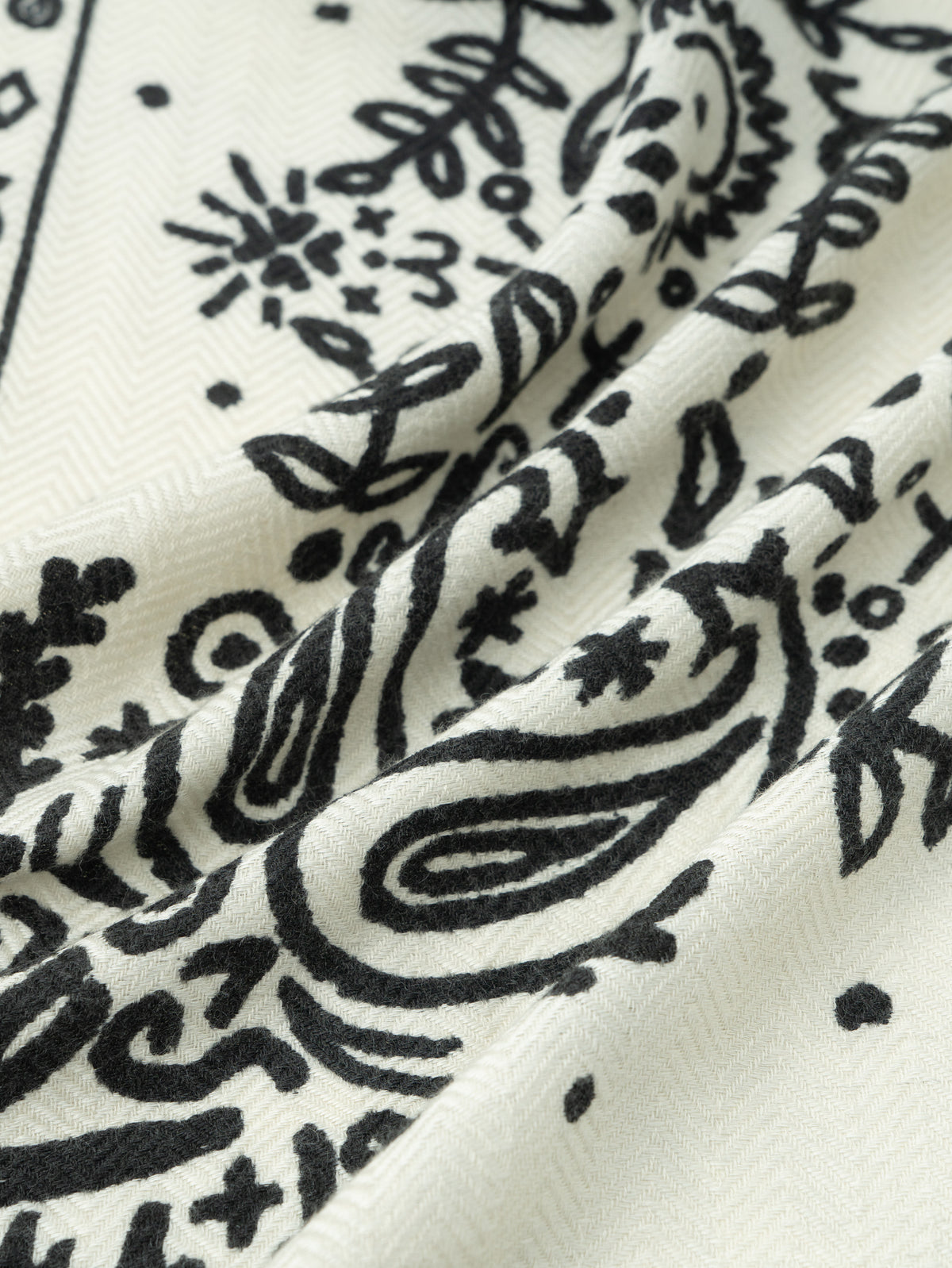 manipuri | <別注 "ウールシルク"ストールヘリンボーン織>メドウバンダナ WHITE×BLACK 0163333080