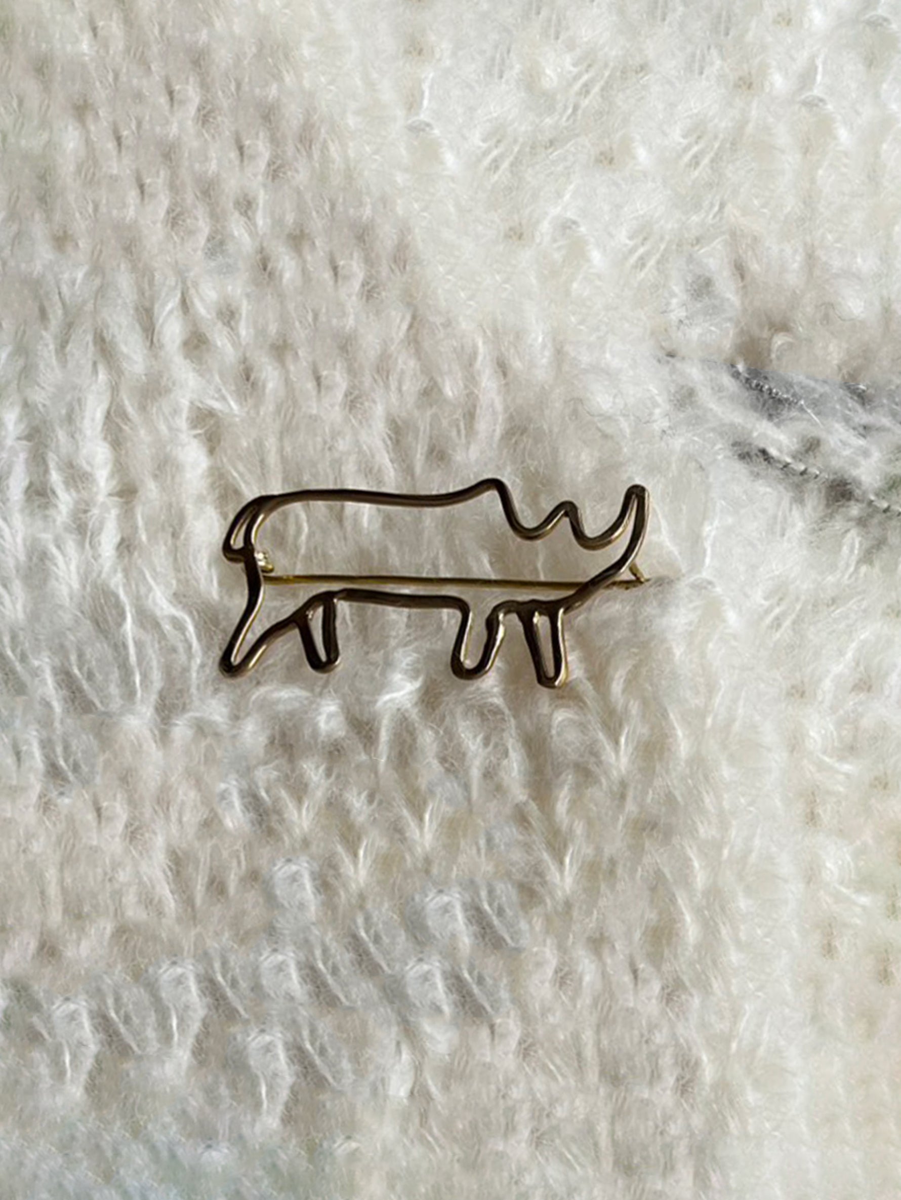 Miriam Nori | spilla/broach/ spilla rinoceronte a cornice