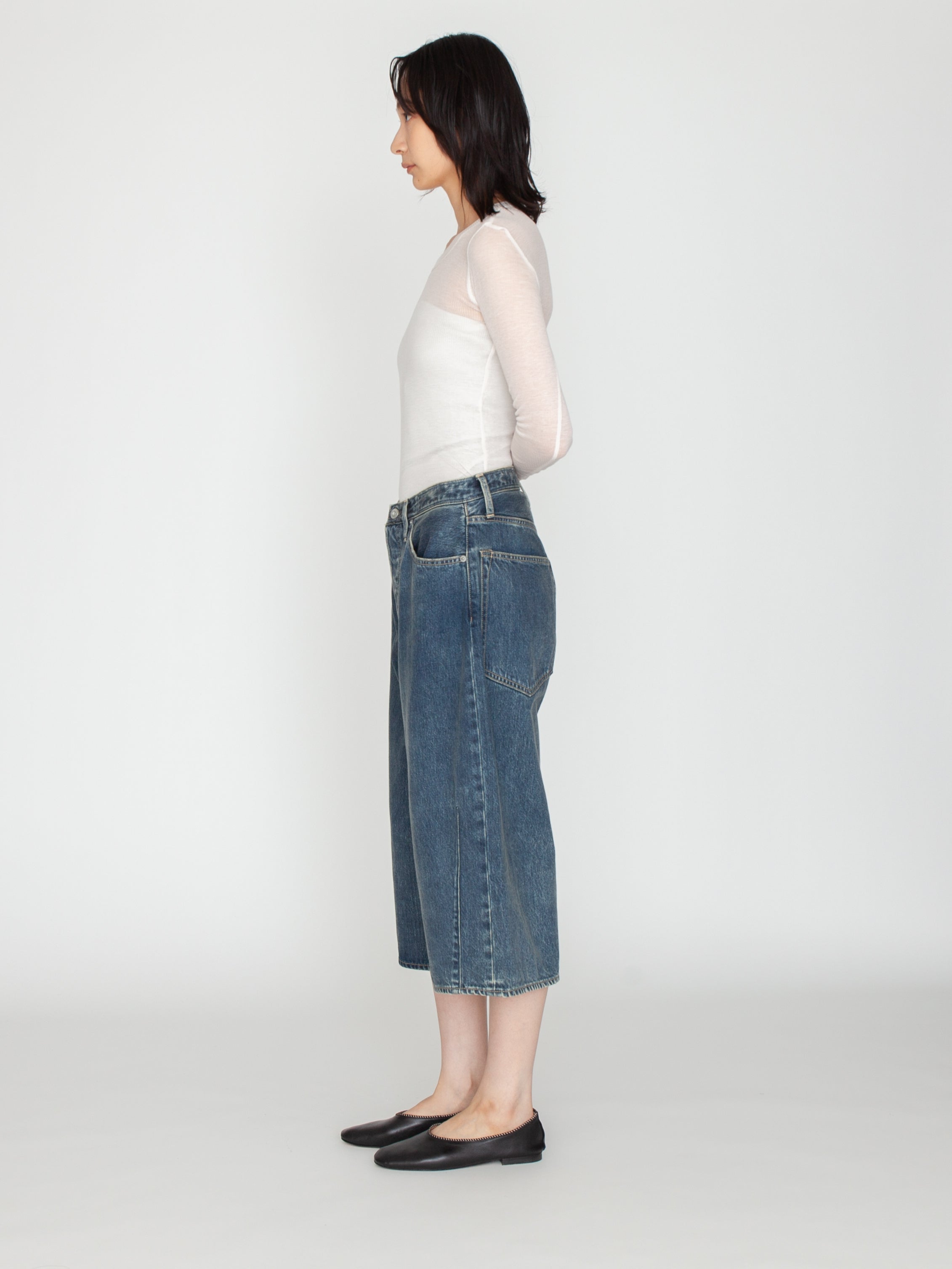 KURO | WIDE SPREAD CROPPED SHORTS 964140