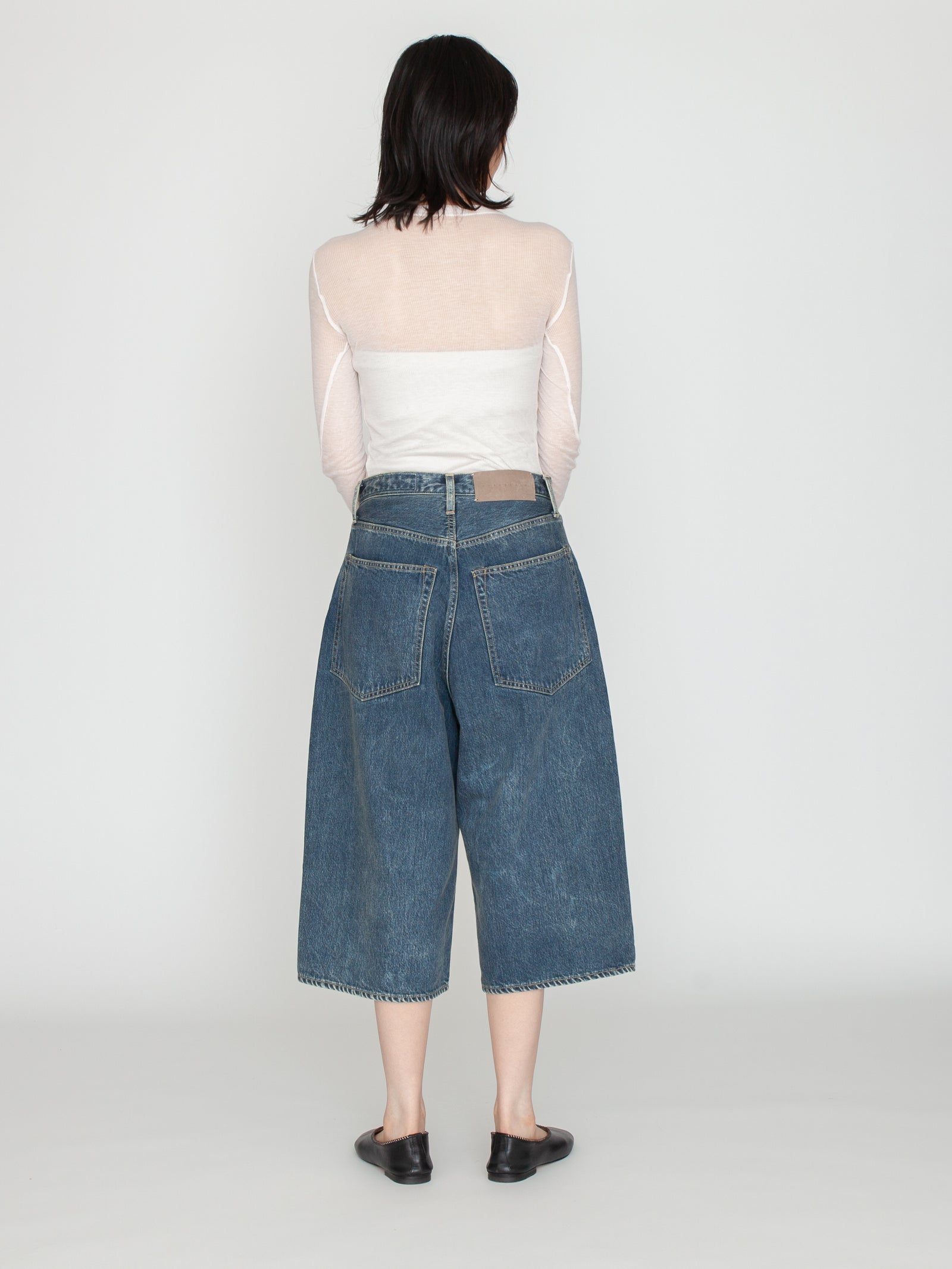 KURO | WIDE SPREAD CROPPED SHORTS – H+HELIOTROPE