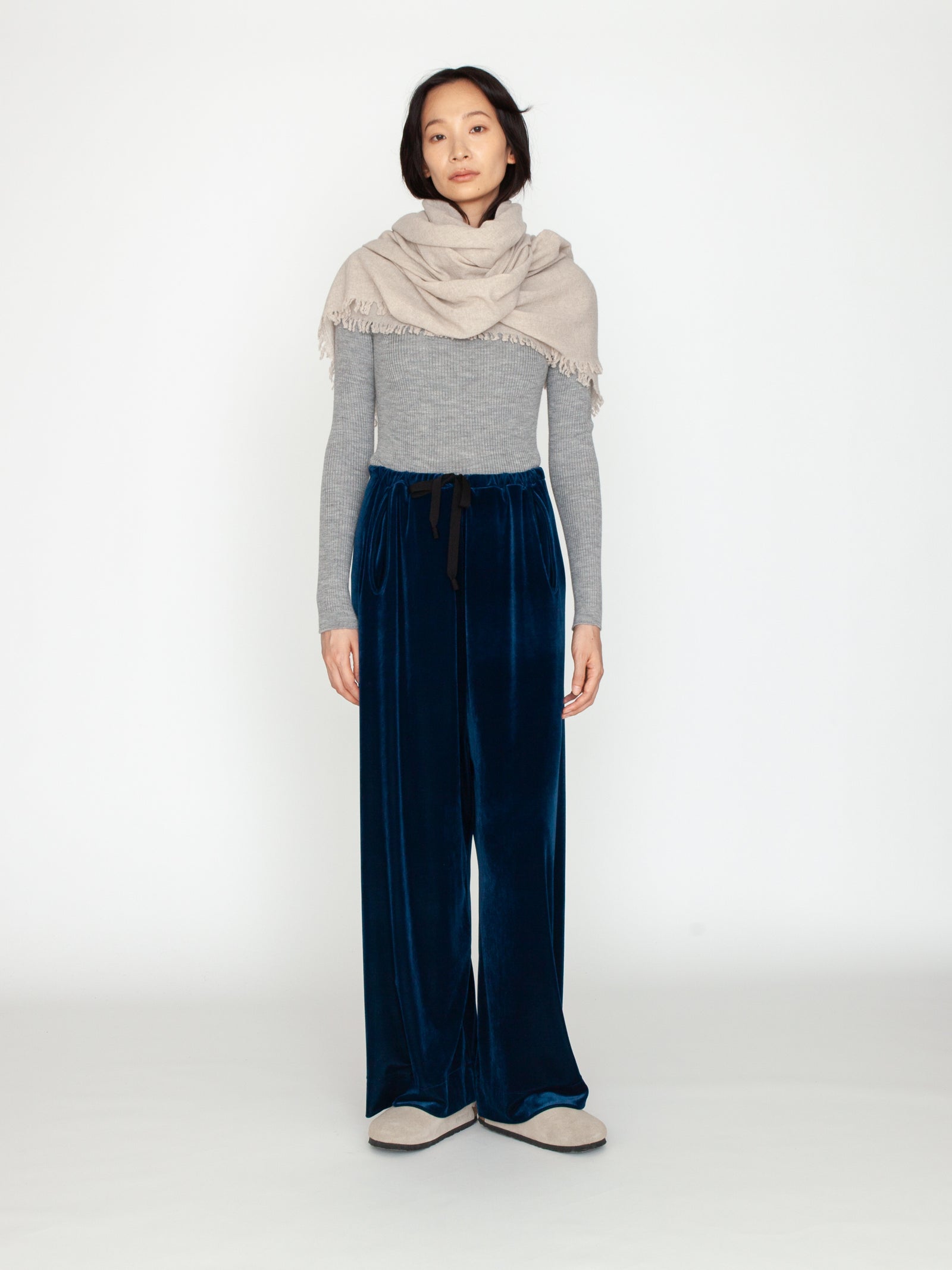 ASAUCE MELER | ファインラムエアリーソリッドウールストール AM25F