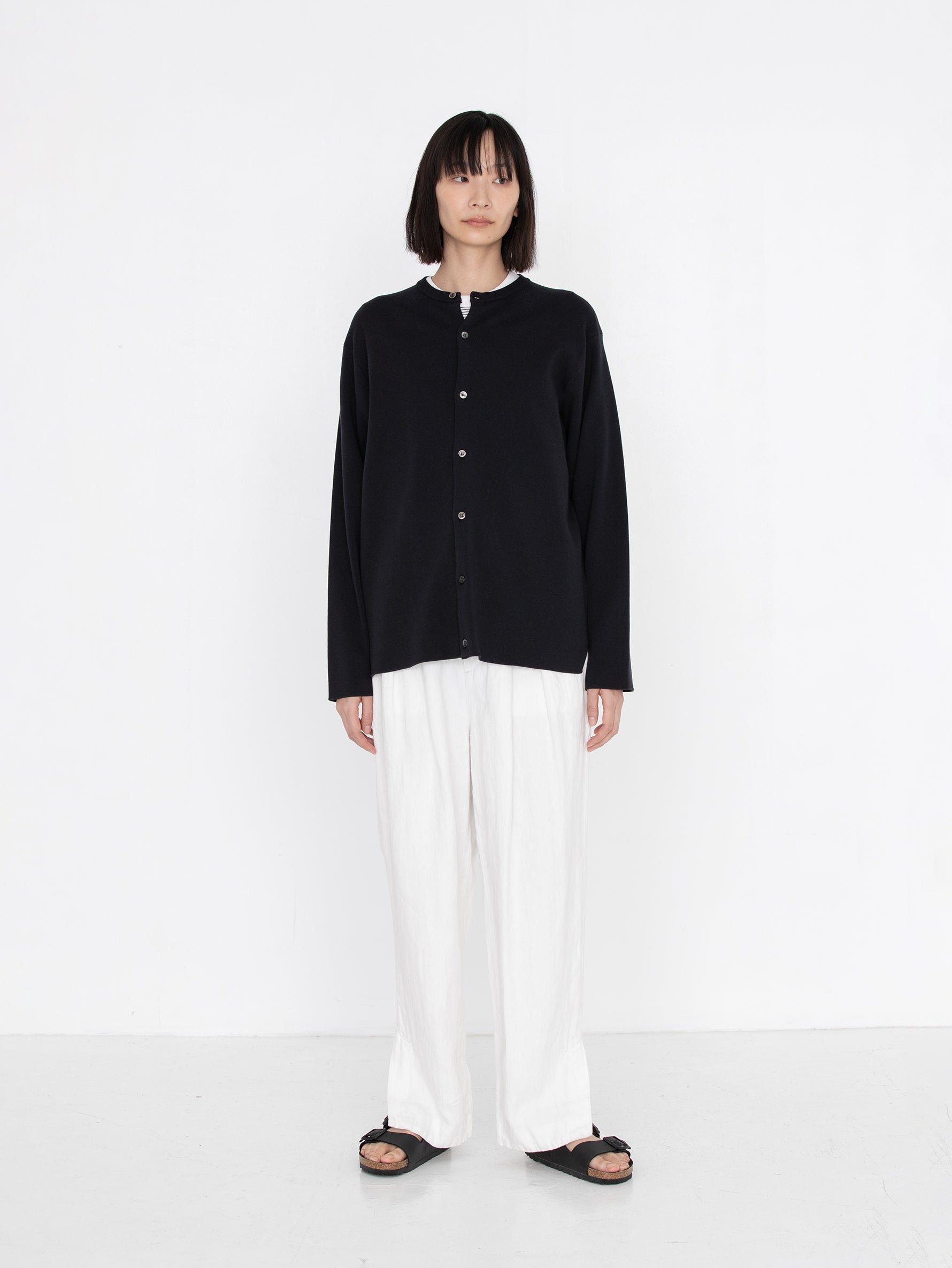 BATONER | 32G SMOOTH KNIT CREW NECK CARDIGANBN-SE-002