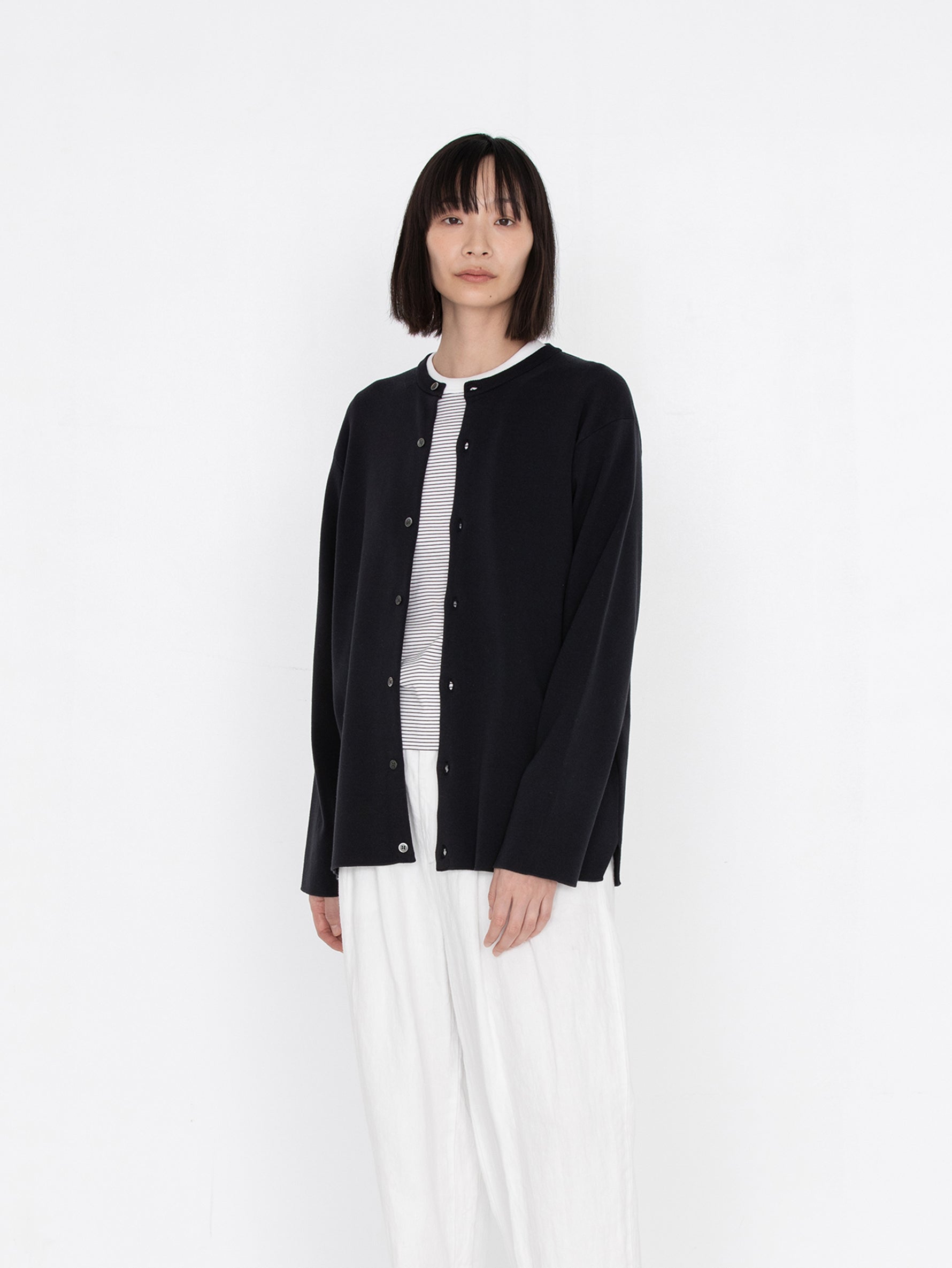 BATONER | 32G SMOOTH KNIT CREW NECK CARDIGANBN-SE-002