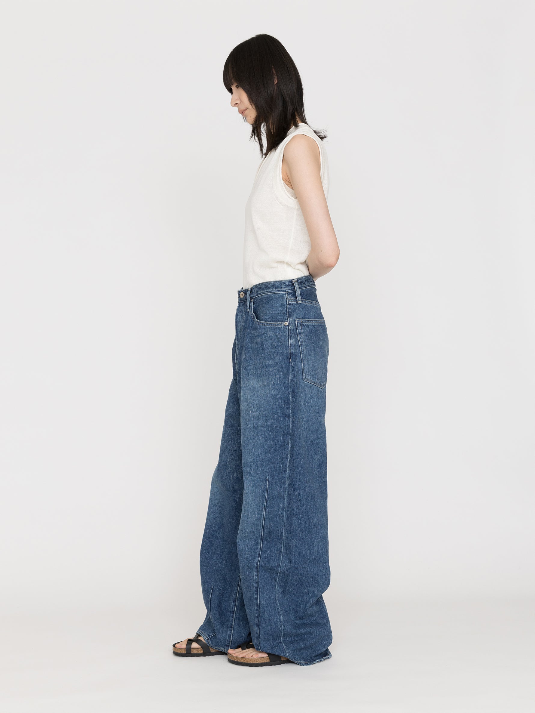 KURO | STRUCTURE 964184