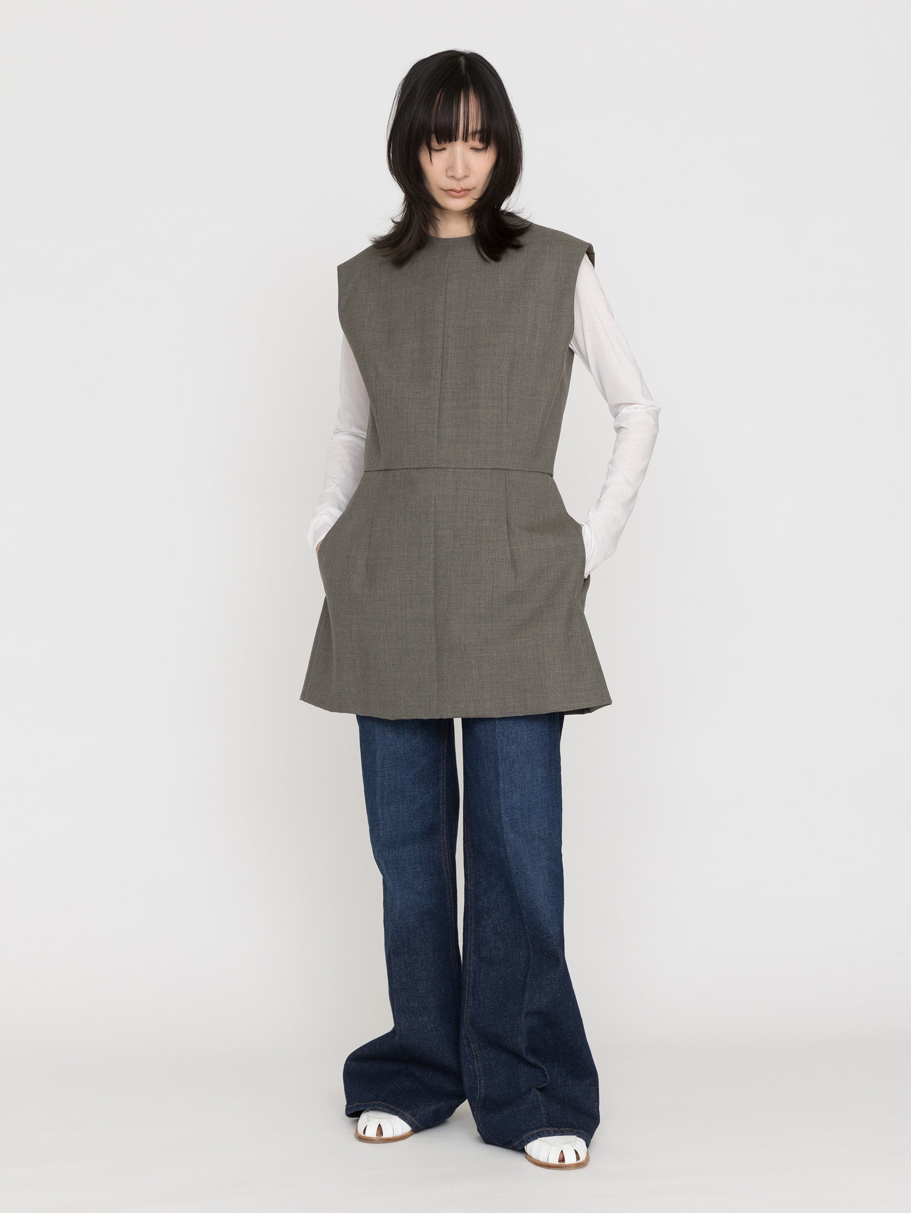 BOWTE | BLUEFACED WORSTED HARD FINISHED SLEEVELESS LONG TOP 261-01-0004