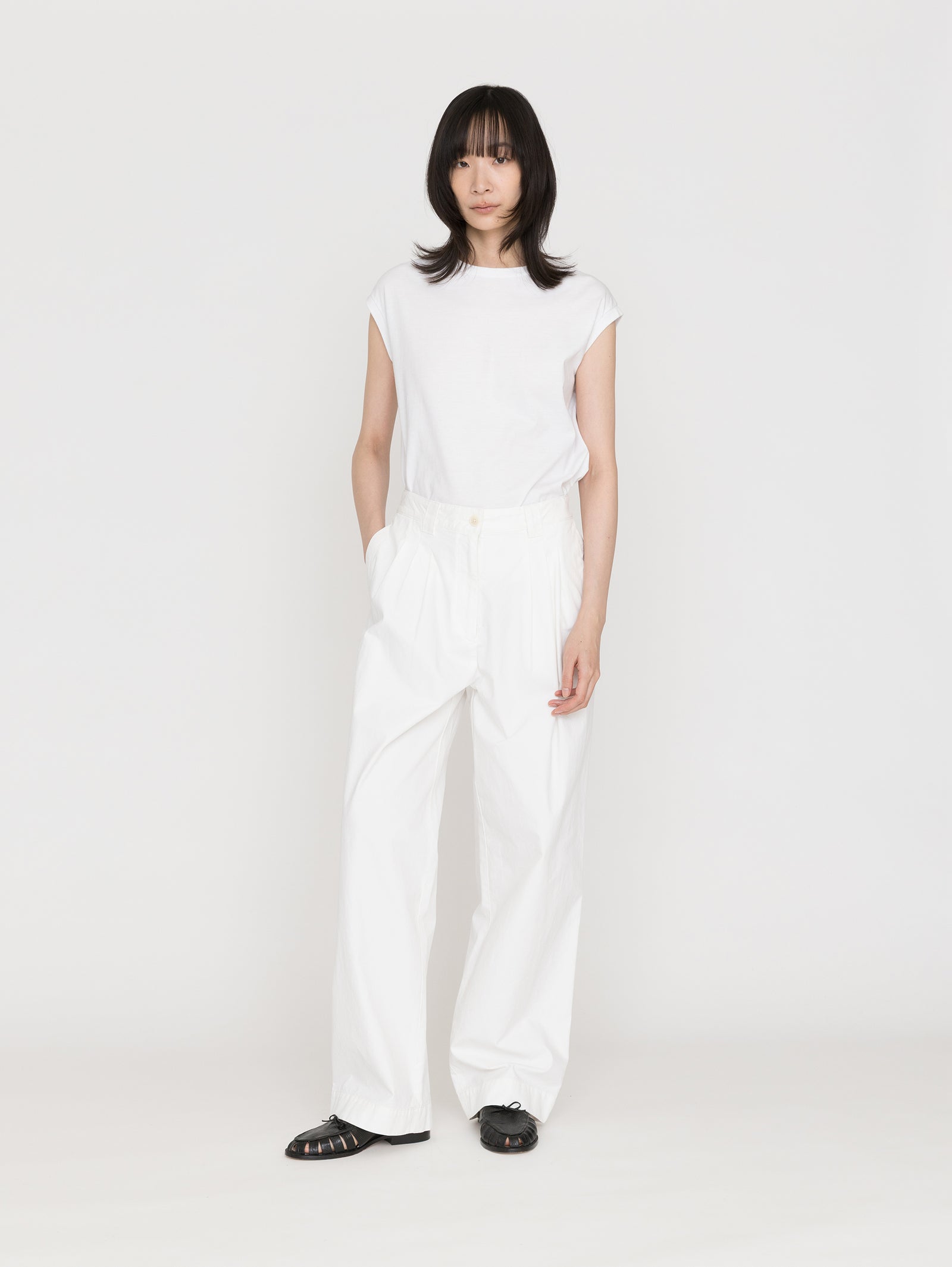 【新品未使用】WELINOA UNBALANCE TUCK TOP ホワイト NOTHING WRITTEN | LENA 3-TUCK PANTS NW26PS-1085 – H+HELIOTROPE