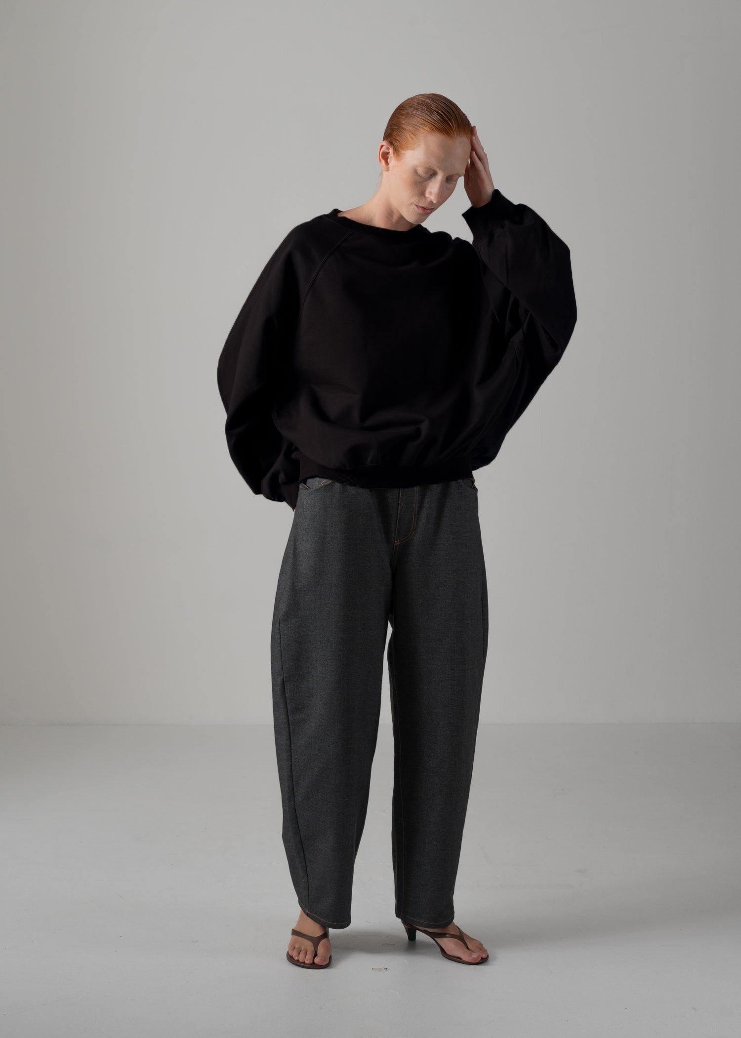 COGTHEBIGSMOKE | LEILA WIDE CUFF SWEAT SHIRT 14101-240-1206-1