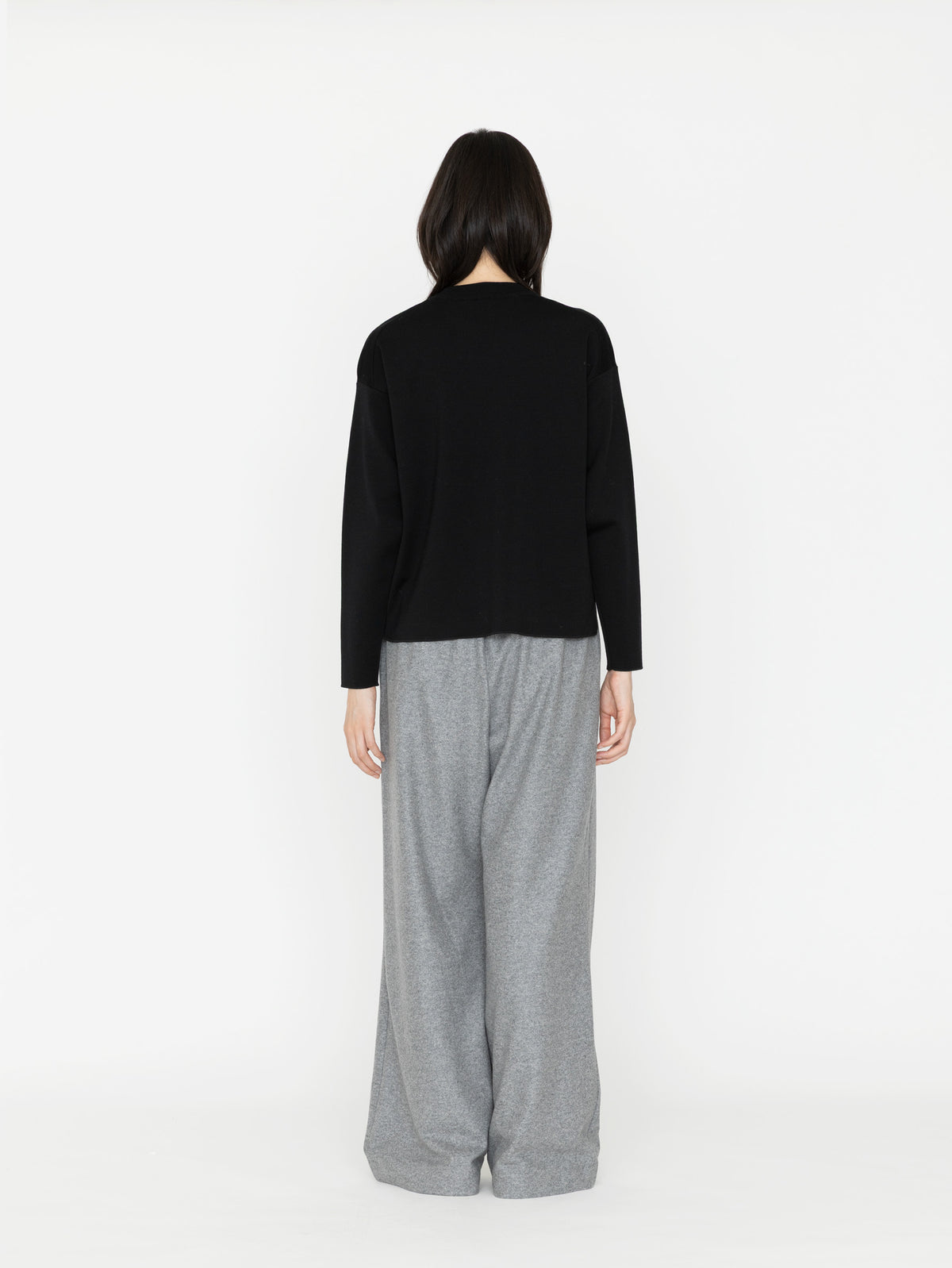 BATONER | 32G SMOOTH WOOL CREW NECK BN-26FL-014