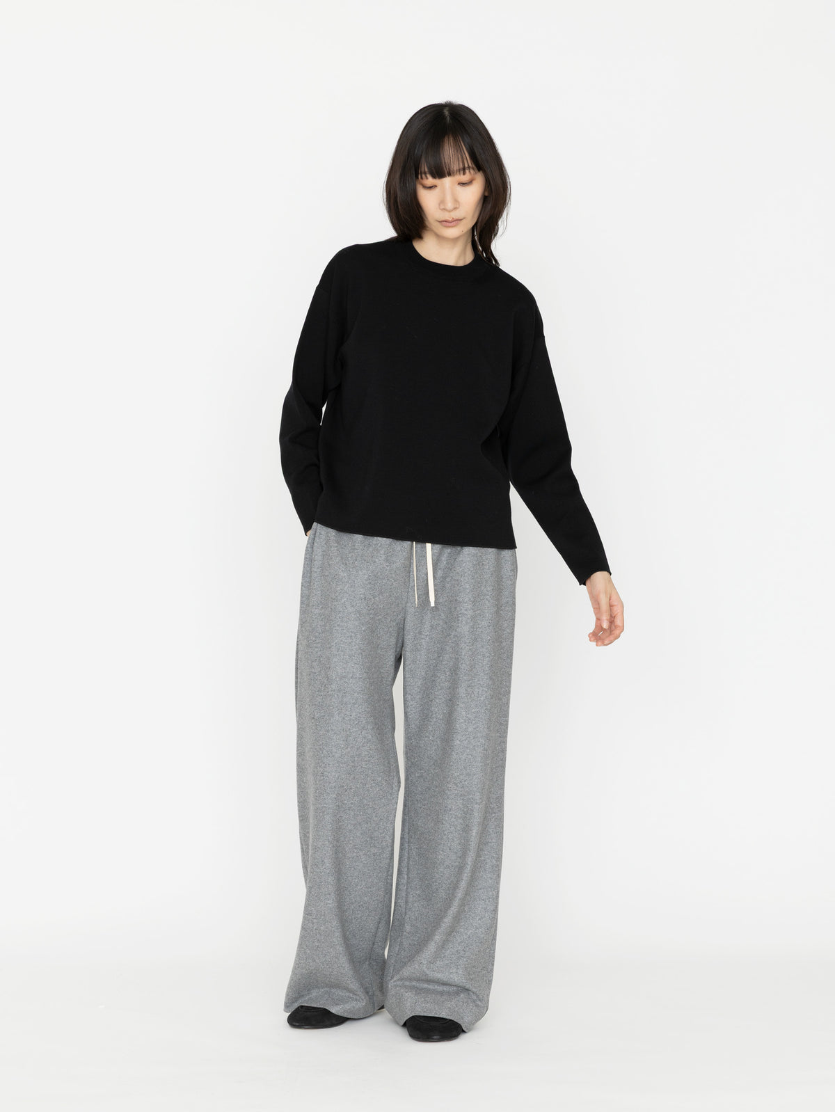 BATONER | 32G SMOOTH WOOL CREW NECK BN-26FL-014