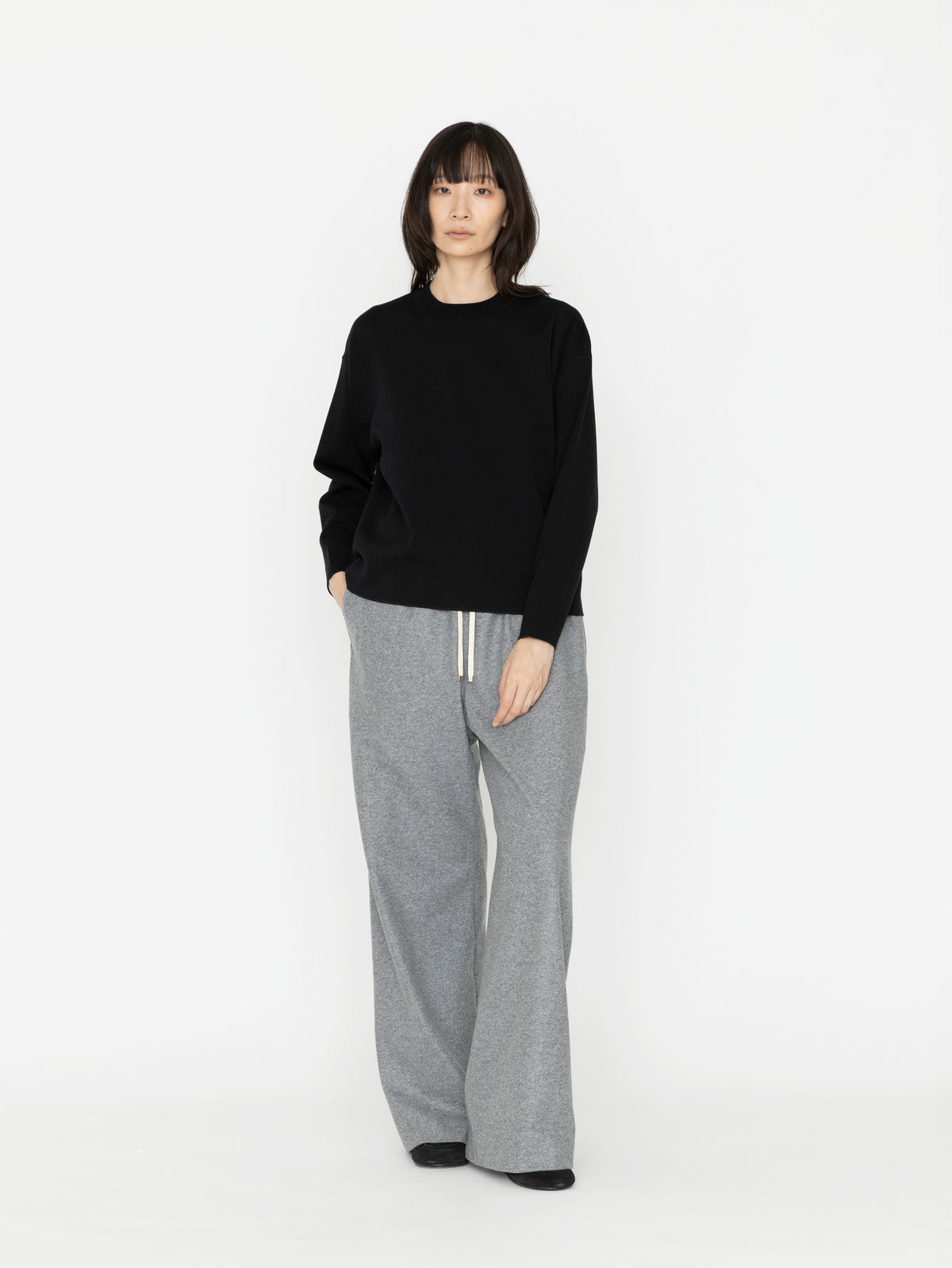 BATONER | 32G SMOOTH WOOL CREW NECK BN-26FL-014