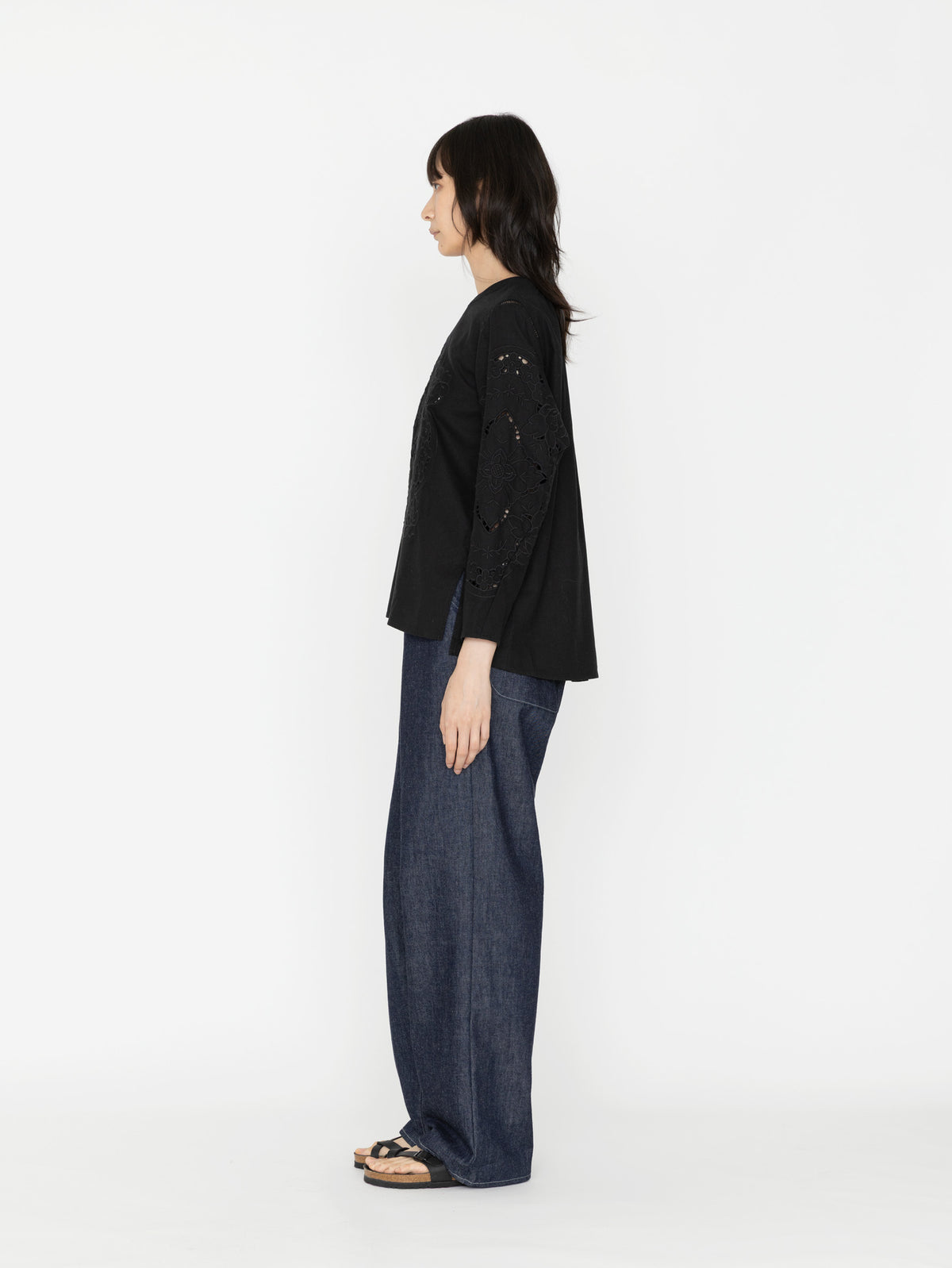 VIOLETTE ROOM | EMBROIDERY TOPS VR241141