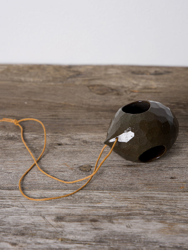ucacoceramics | goutte noir 雫 花器