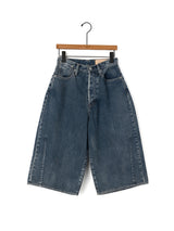 KURO | WIDE SPREAD CROPPED SHORTS