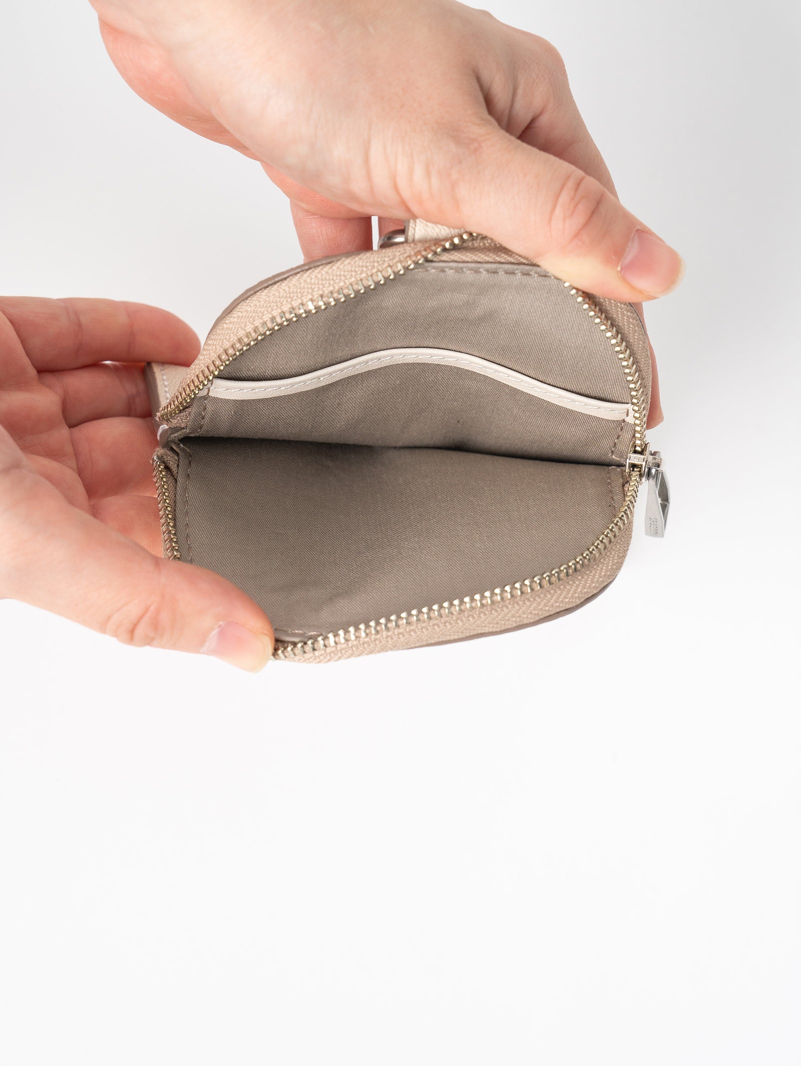 NAOTO ストラップ付きマルチケース NAOTO ストラップ付きマルチケース