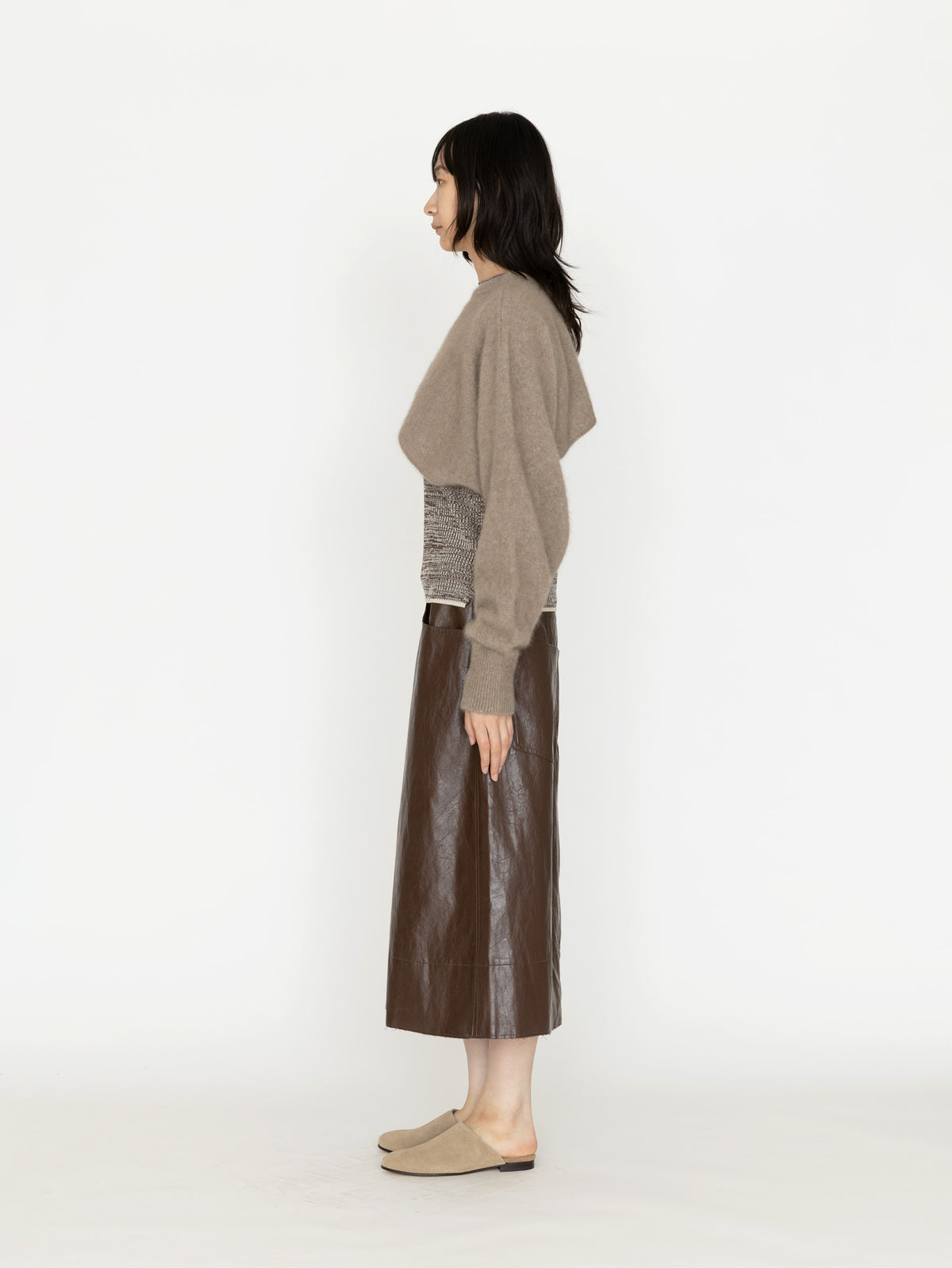 enrica | チャイニーズラクーン混片袖スリーブマフラー KNIT296