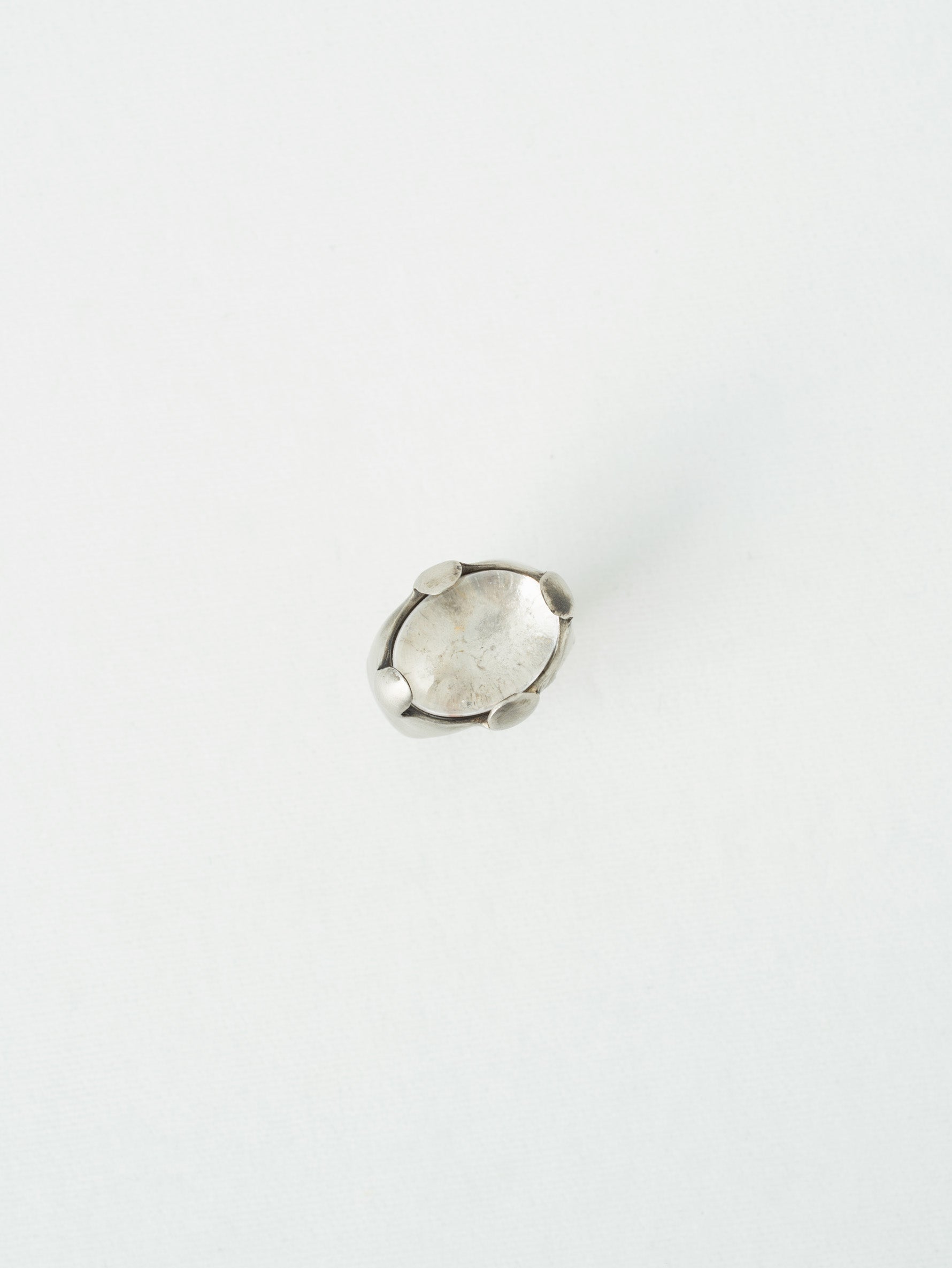 RAMSHACKLE | QUARTZ AEGIS CREST RING P0000BAR-DS