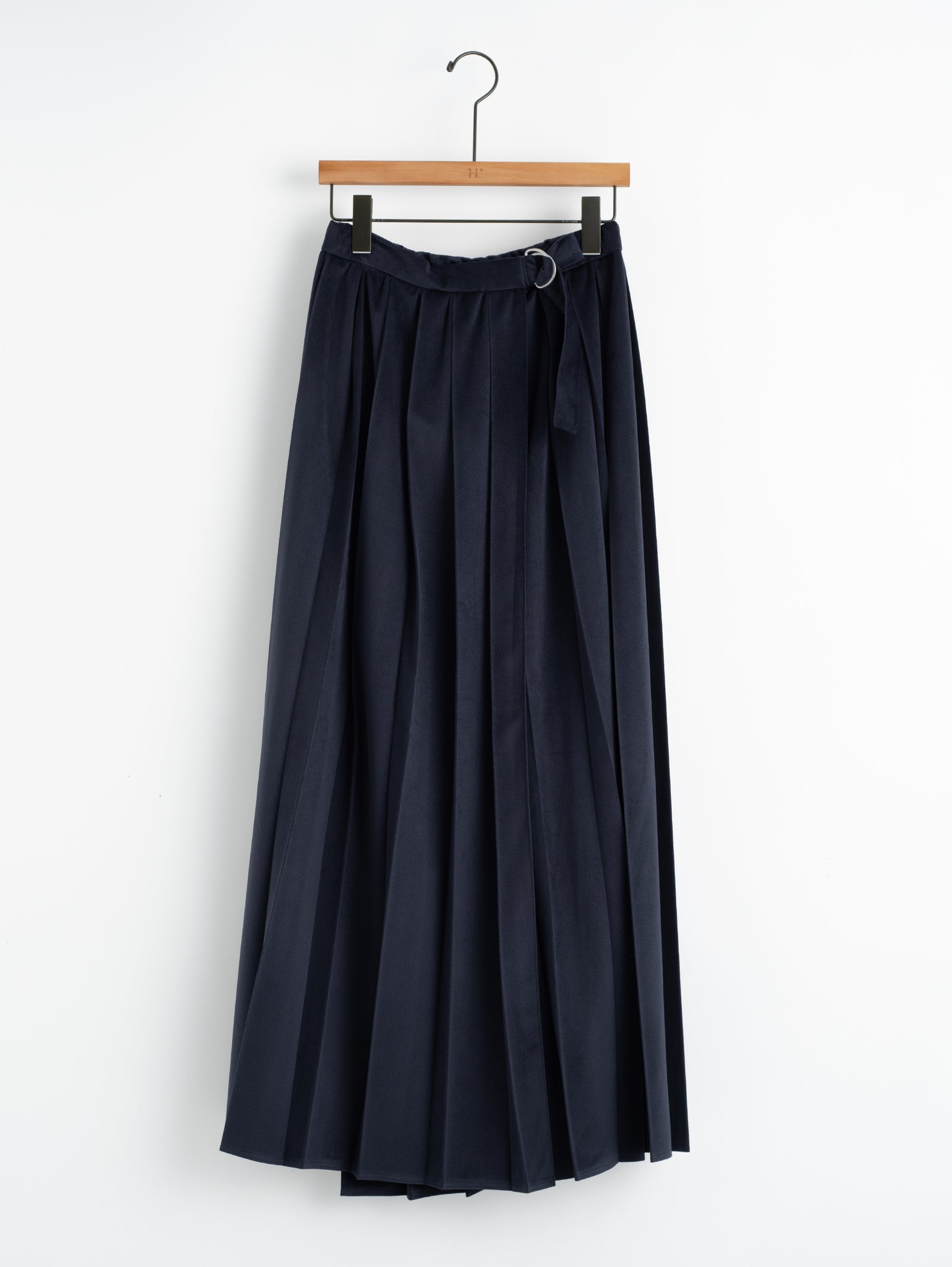 COGTHEBIGSMOKE | ラッププリーツロングスカート KAMILLE PLEATS WRAP SKIRT – H+HELIOTROPE