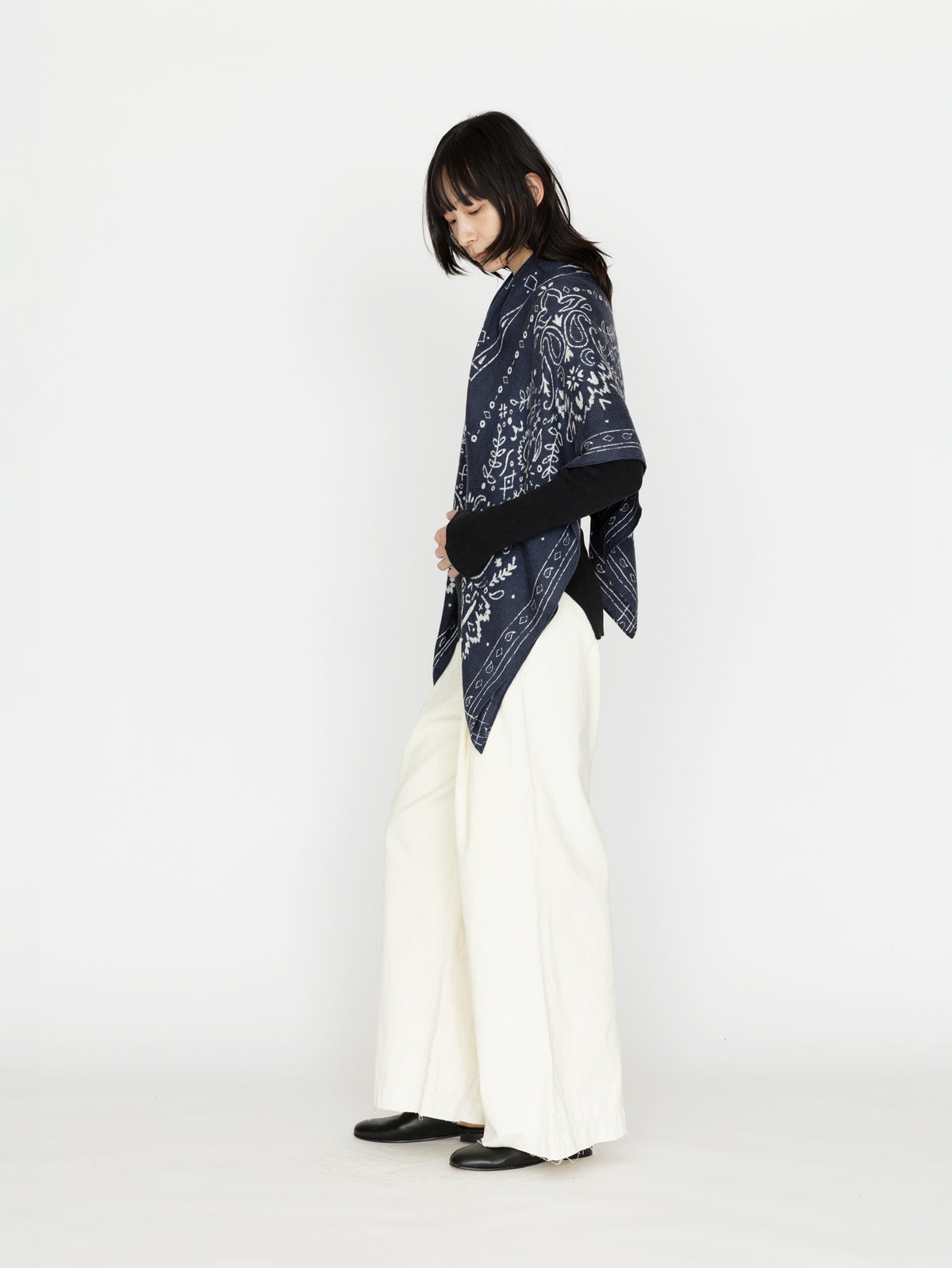 manipuri | ＜別注 "ウールシルク"ストールヘリンボーン織＞メドウバンダナ NAVY×WHITE 0163333080